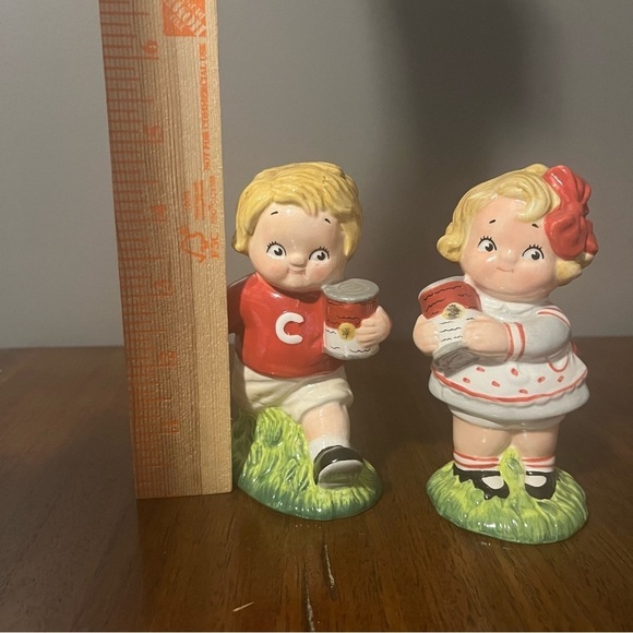 CAMPBELLS SOUP SALT PEPPER SHAKERS 2006
KID BOY FOOTBALL
GIRL RARE CHUBBY FACE - Picture 8 of 11